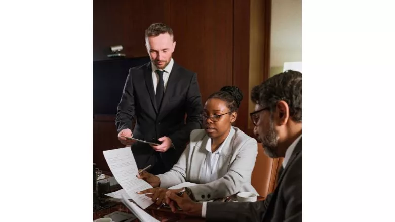 Jurist explaining terms and conditions