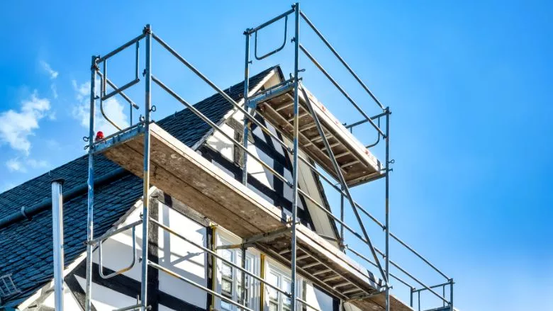 Reconstruction and renovation of an old half-timbered house