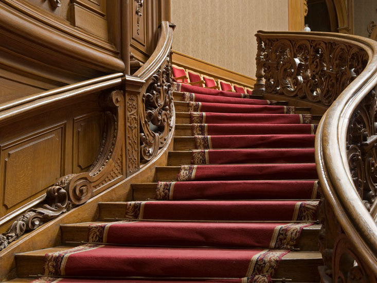 Stairs with carpet strip
