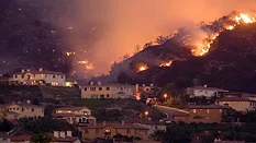 Fire approaching homes in California